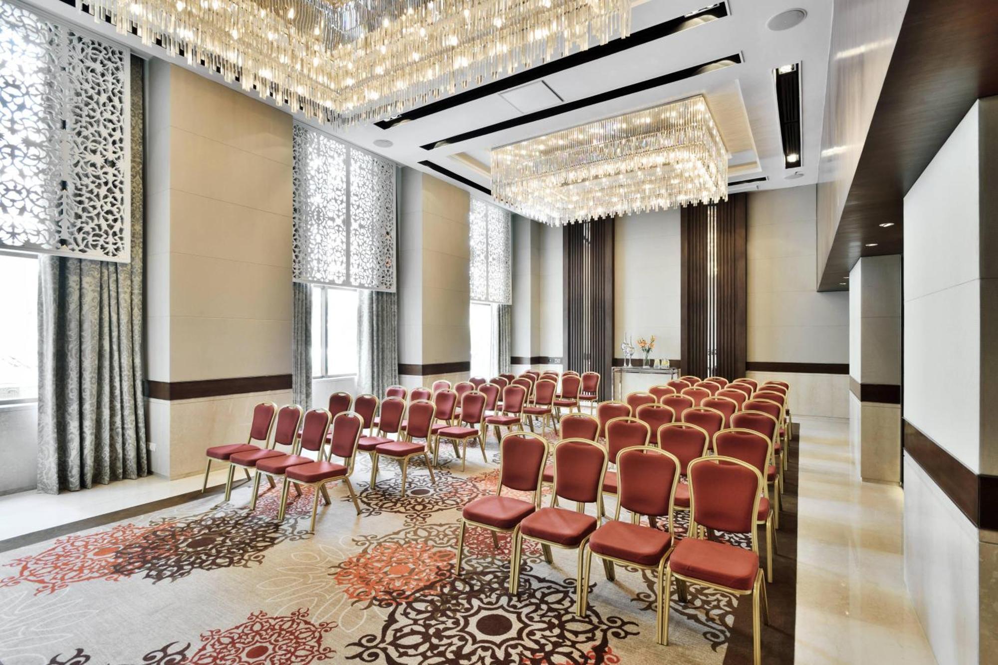 Courtyard By Marriott Hotel 5*
